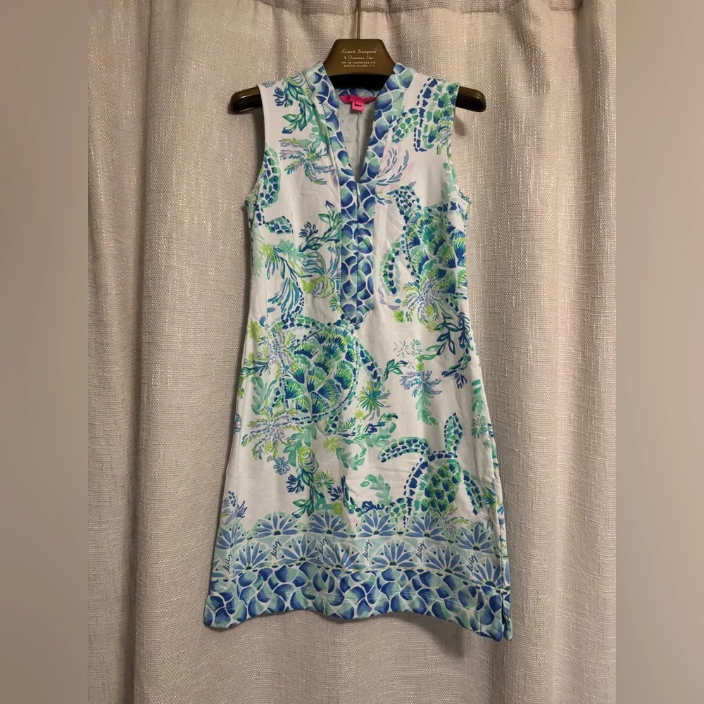 Women's Floral Shift Dress - Picture 2 of 4
